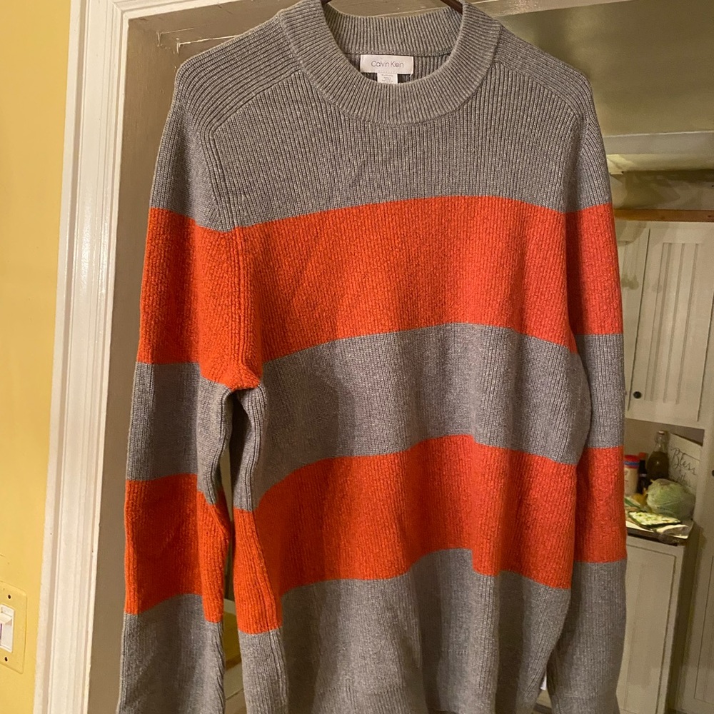 Worn once men’s XL Calvin Klein gray and orange
